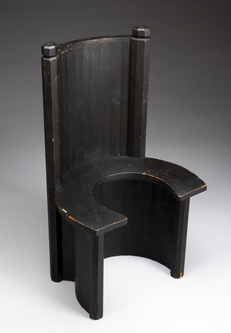 Illustration for article titled This adjustable chair let 18th-century women give birth in something approaching comfort